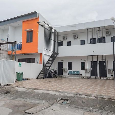 Reddoorz At Sani Guest House Balikpapan Exterior foto