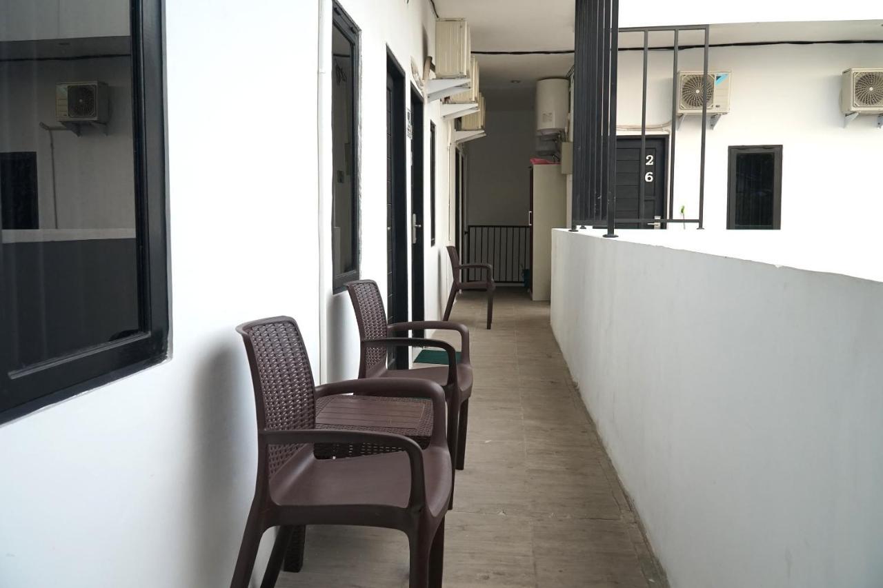 Reddoorz At Sani Guest House Balikpapan Exterior foto