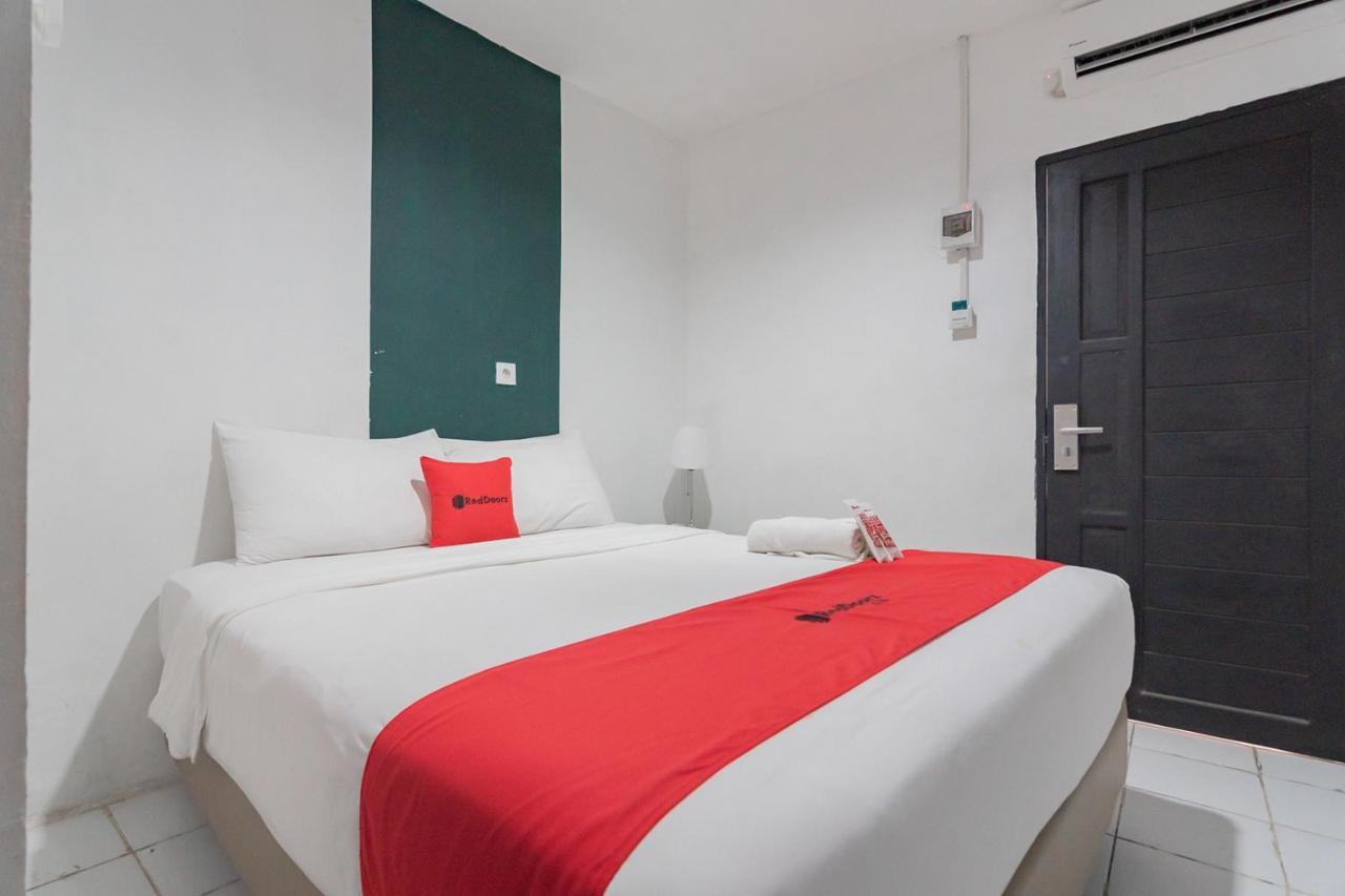 Reddoorz At Sani Guest House Balikpapan Exterior foto