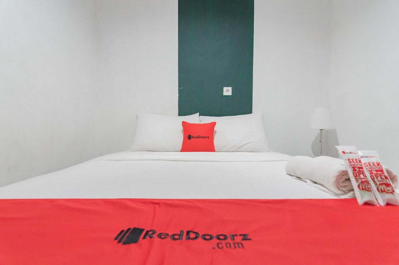 Reddoorz At Sani Guest House Balikpapan Exterior foto