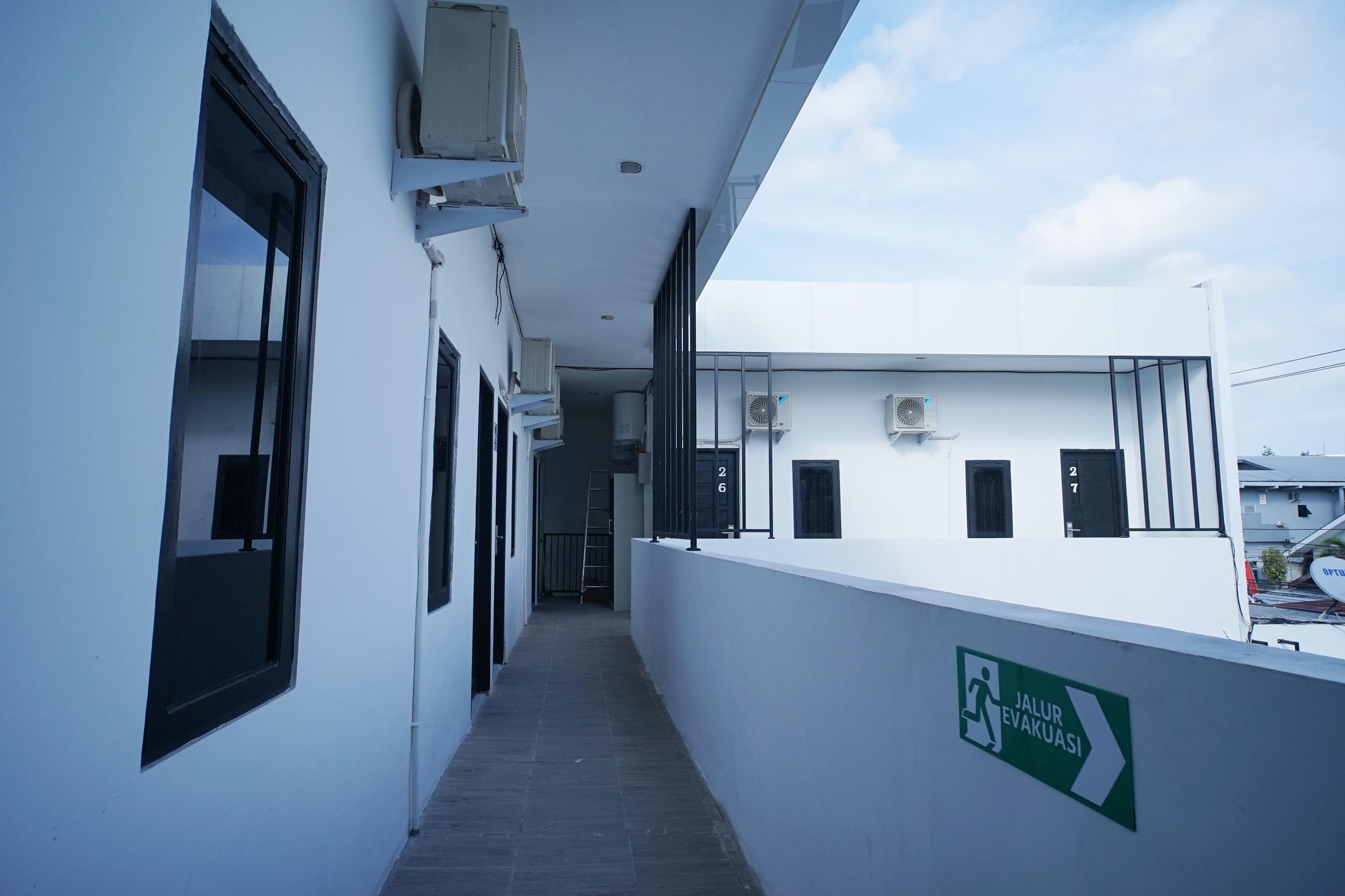 Reddoorz At Sani Guest House Balikpapan Exterior foto